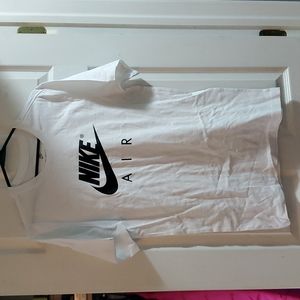 White Nike Tshirt never worn